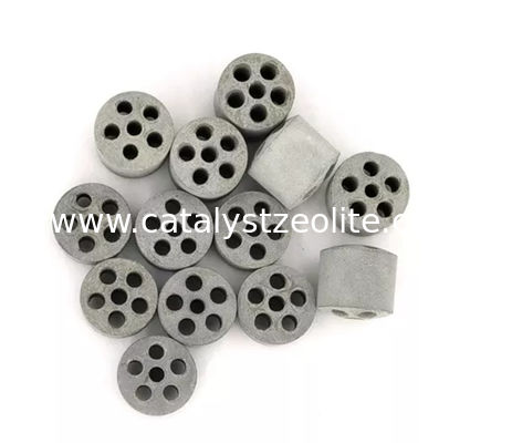 LPG에 대한 공급 원료 무거운 천연가스를 위한 그리고 높은 열 유동 조건 하에 작업을 위한 관모양 촉매 개선